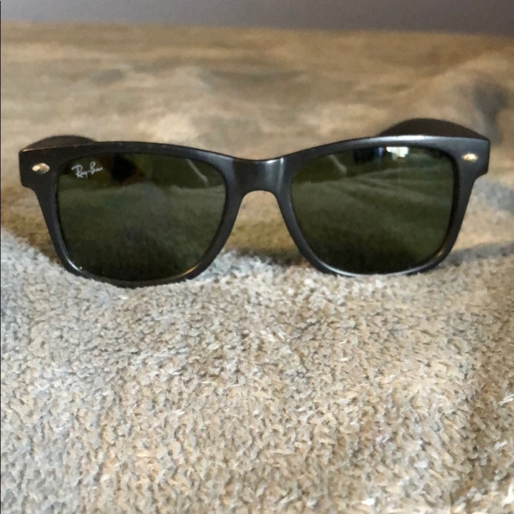 Black Ray Bans